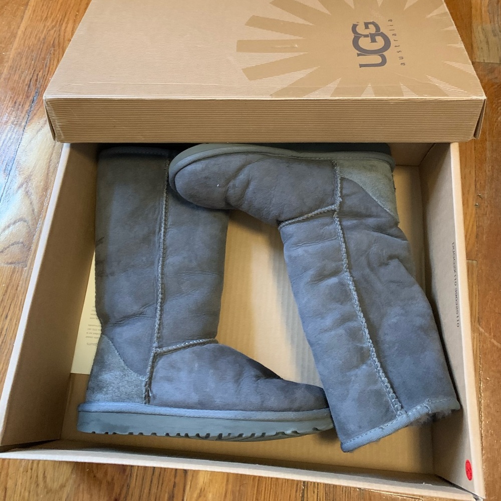 Women Classic Tall UGG